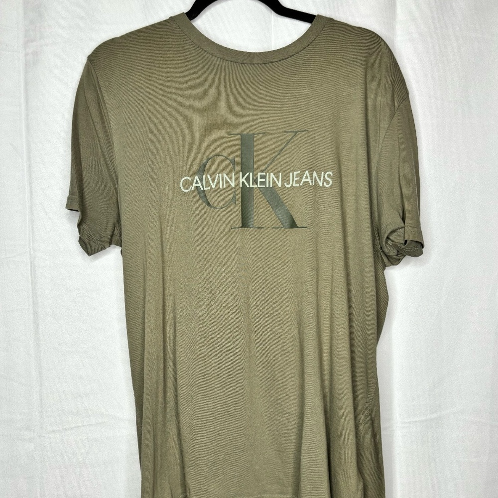 Calvin Klein T-shirt